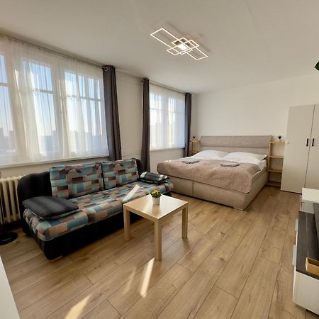 Ferienwohnung Smarty Choice Flat With Deluxe Kitchen Prag Exterior foto